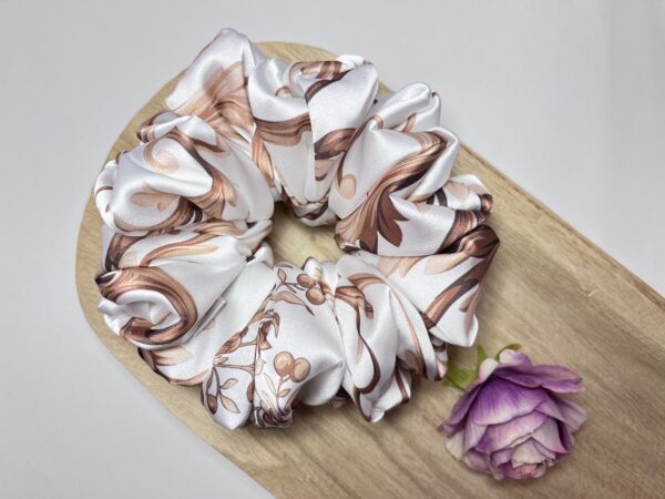 Scrunchie wzorzysta Rokokowa finezja