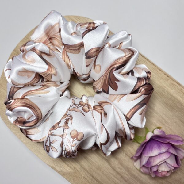 Scrunchie wzorzysta Rokokowa finezja