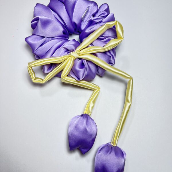 Scrunchie jednolita z dodatkiem - Liliowy Tulipan