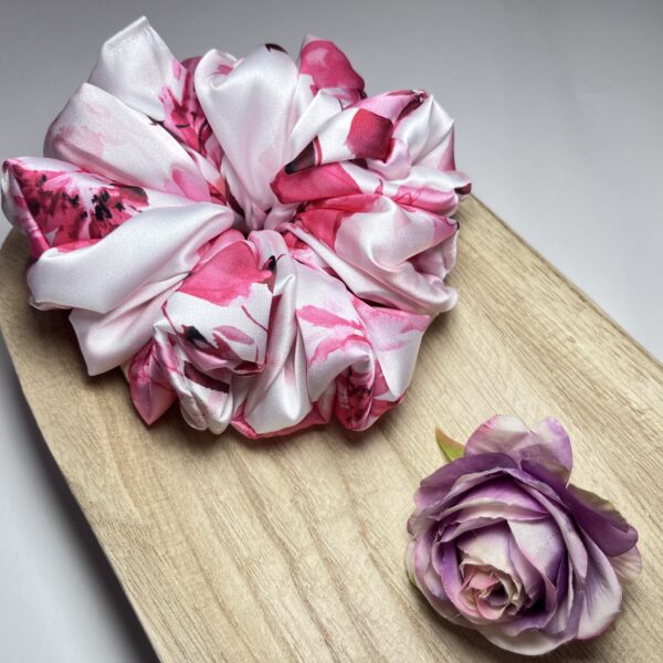 Scrunchie wzorzysta Silky Bloom