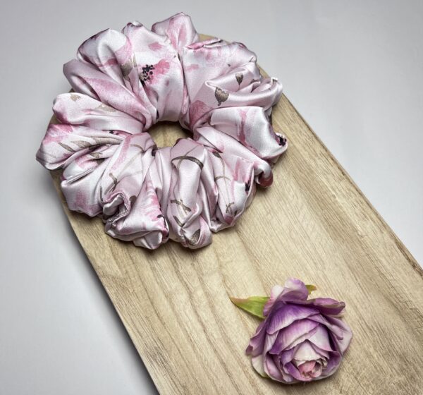 Scrunchie wzorzysta Dotyk Wiosny