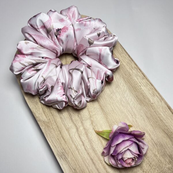 Scrunchie wzorzysta Dotyk Wiosny